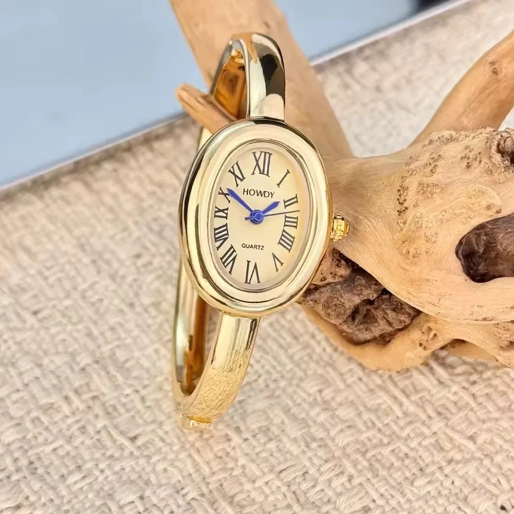 Baignoire Vintage Gold Oval Bracelet Watch
